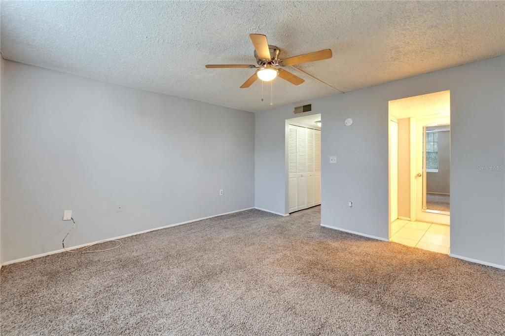 For Sale: $169,000 (2 beds, 1 baths, 1068 Square Feet)