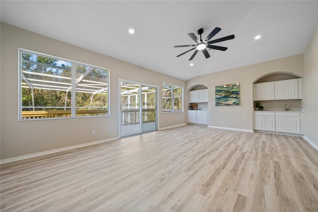 Massive bonus room with wet bar