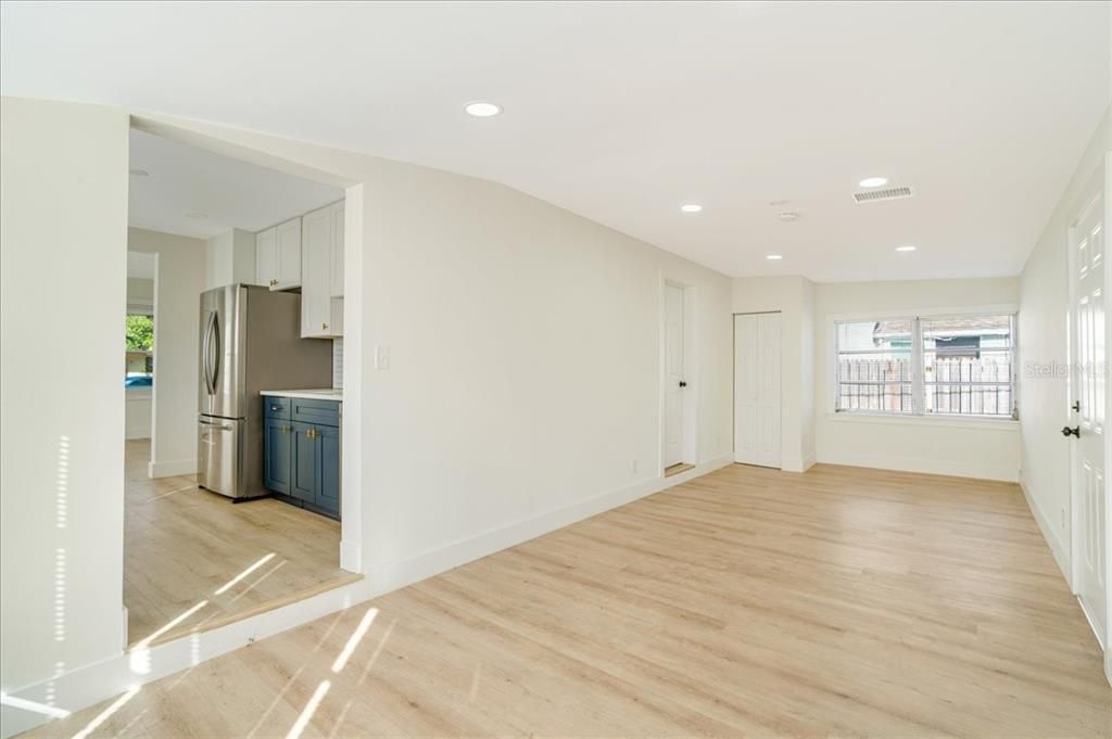 For Sale: $444,900 (3 beds, 2 baths, 1192 Square Feet)