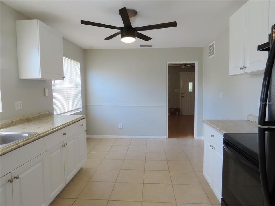 For Sale: $399,900 (3 beds, 1 baths, 1213 Square Feet)