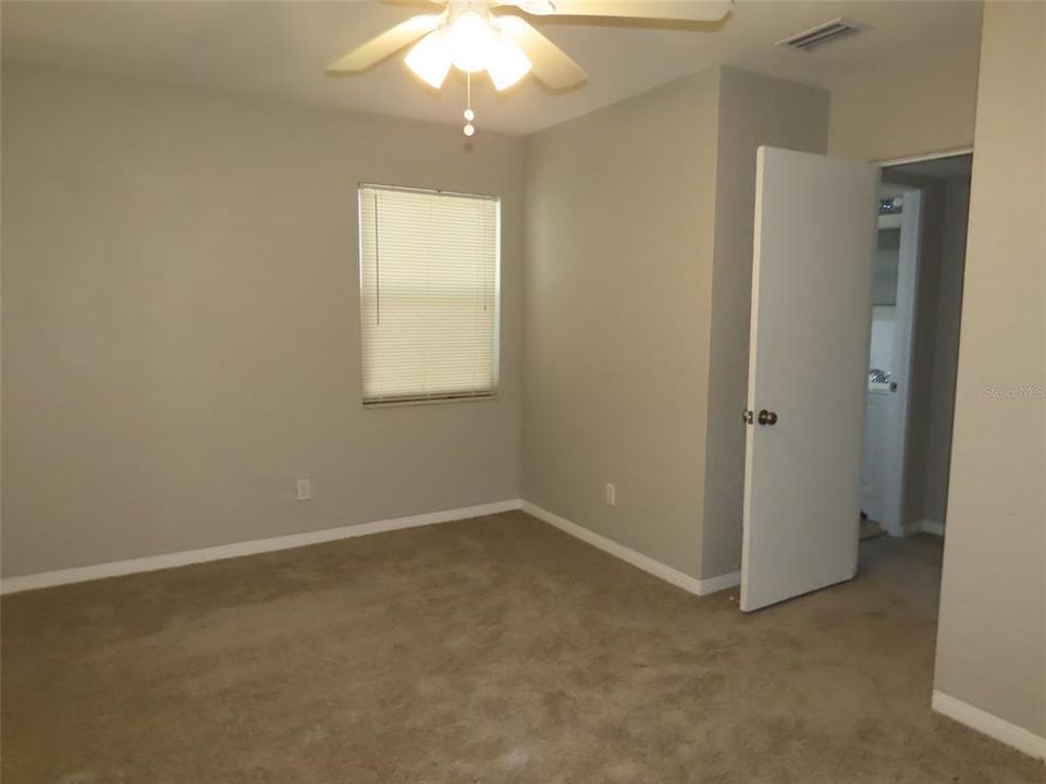 For Sale: $399,900 (3 beds, 1 baths, 1213 Square Feet)