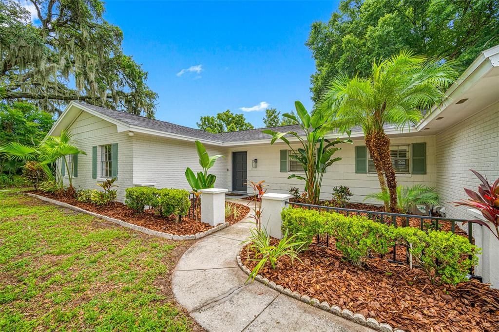 For Sale: $499,900 (4 beds, 2 baths, 2117 Square Feet)