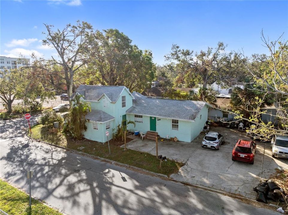 For Sale: $450,000 (5 beds, 2 baths, 1886 Square Feet)