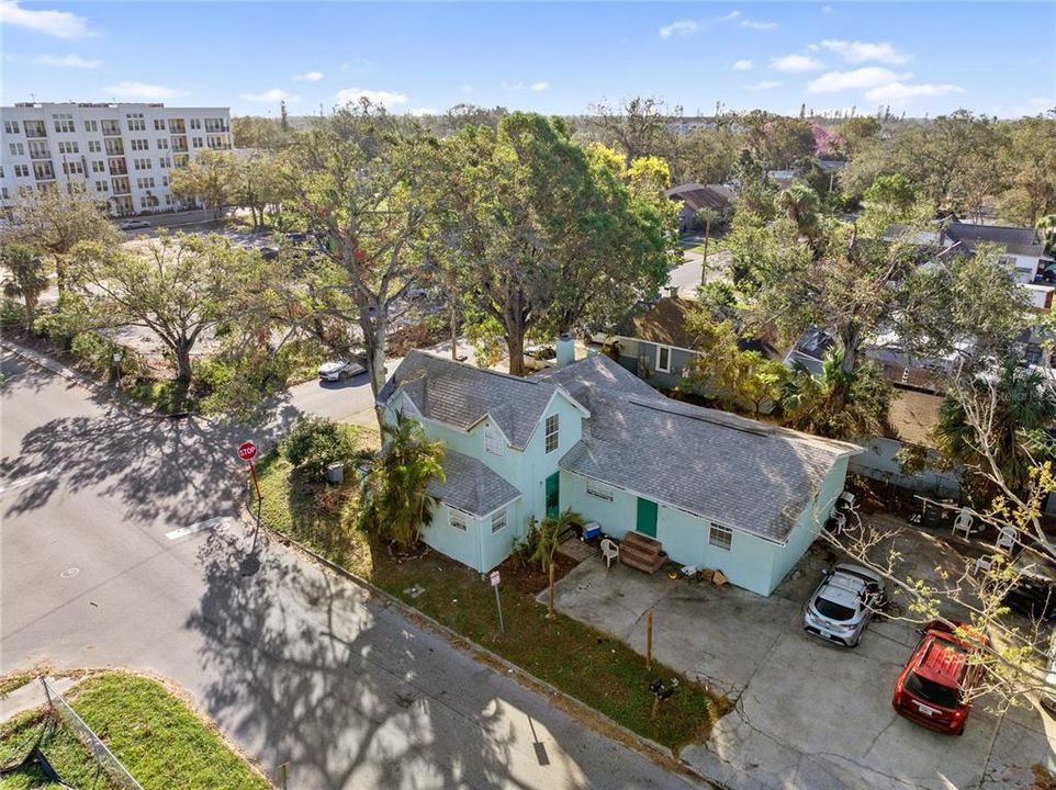 For Sale: $450,000 (5 beds, 2 baths, 1886 Square Feet)