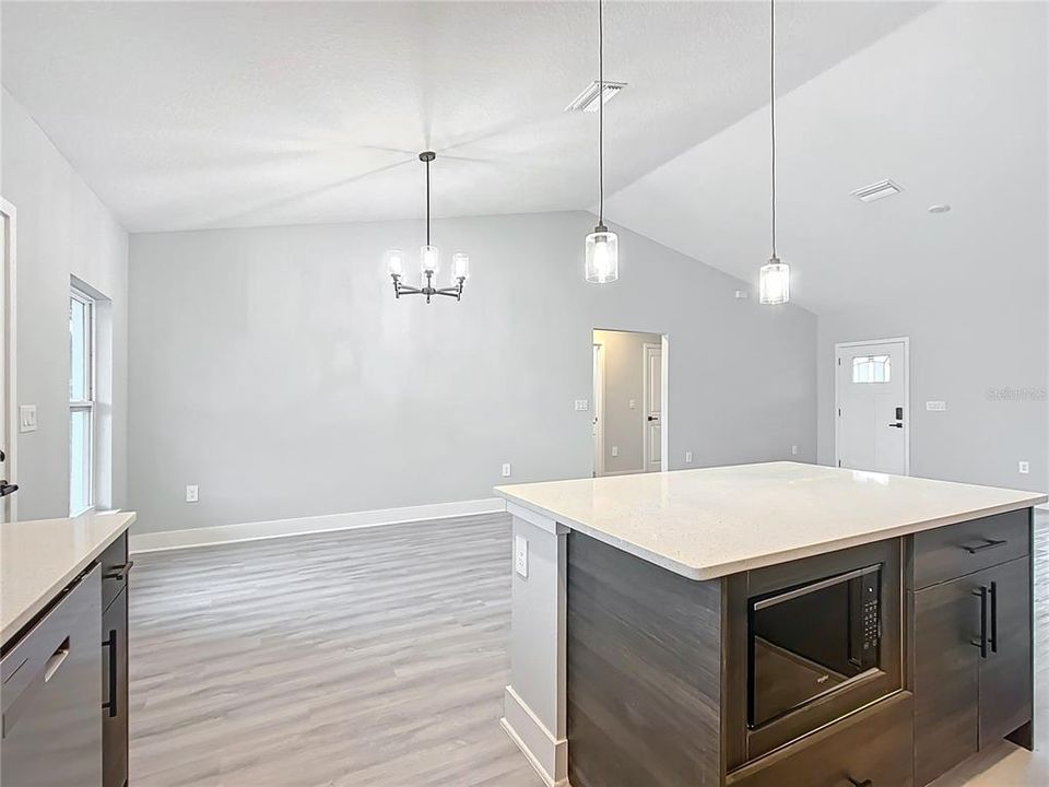 For Sale: $334,900 (3 beds, 2 baths, 1610 Square Feet)