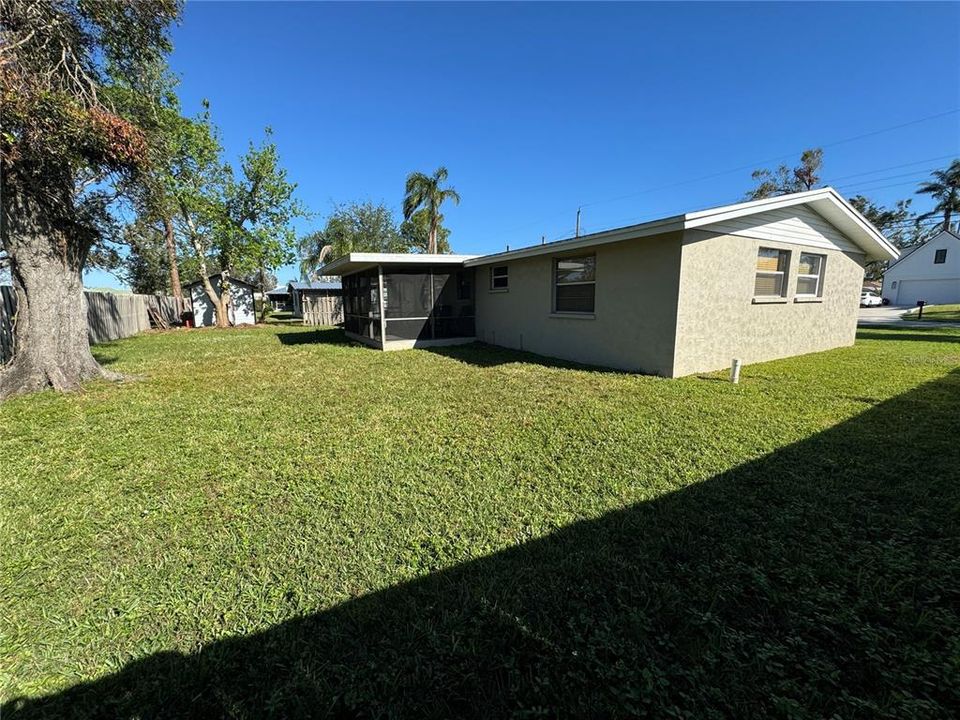 For Sale: $395,000 (3 beds, 2 baths, 1183 Square Feet)