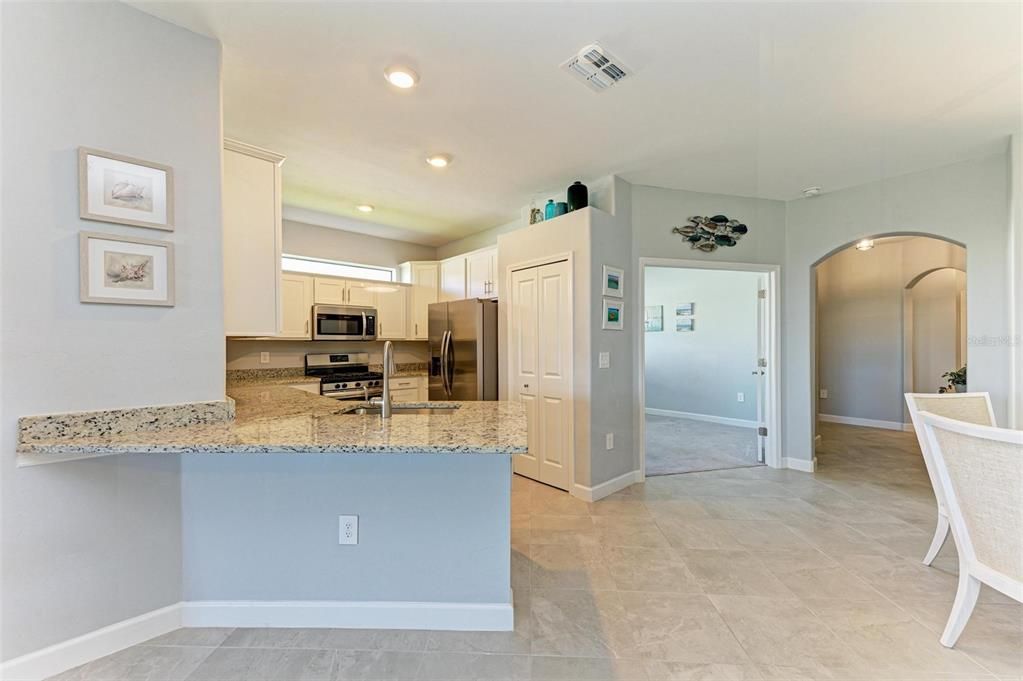 For Sale: $439,900 (2 beds, 2 baths, 1557 Square Feet)