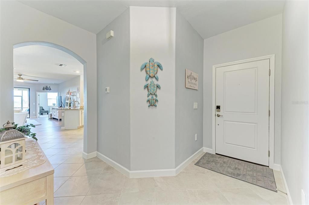 For Sale: $439,900 (2 beds, 2 baths, 1557 Square Feet)