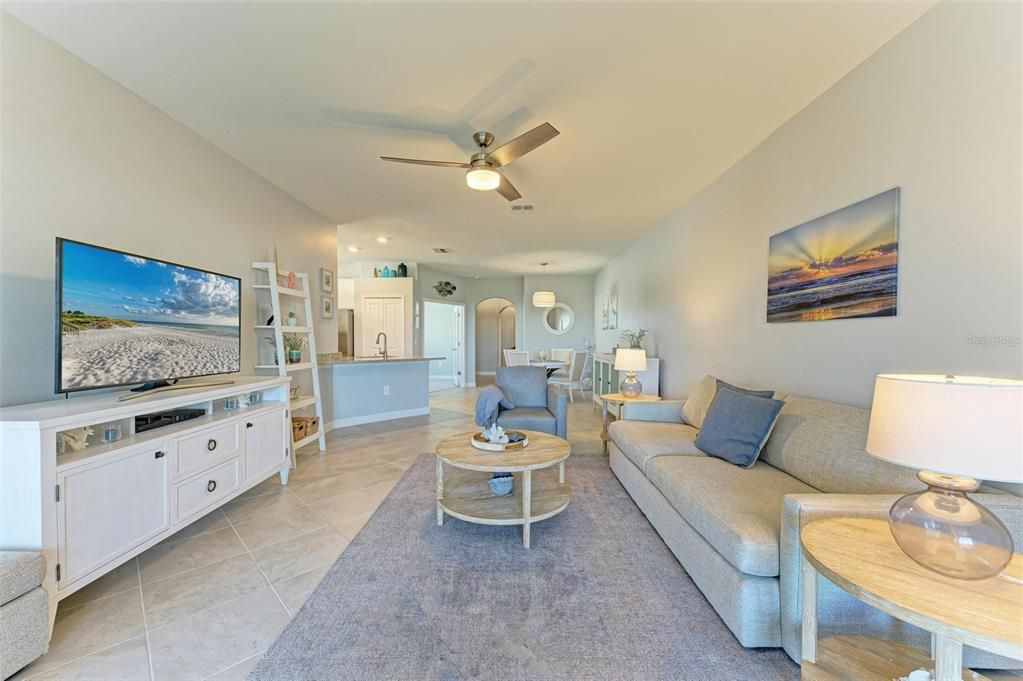 For Sale: $439,900 (2 beds, 2 baths, 1557 Square Feet)