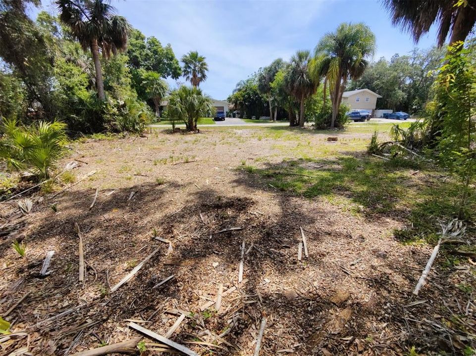 На продажу: $150,000 (0.37 acres)