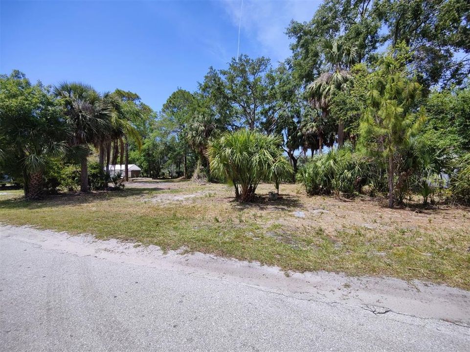 На продажу: $150,000 (0.37 acres)