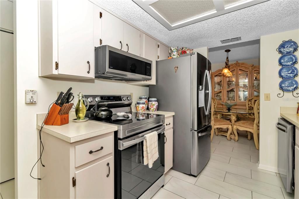 For Sale: $229,000 (2 beds, 2 baths, 1454 Square Feet)