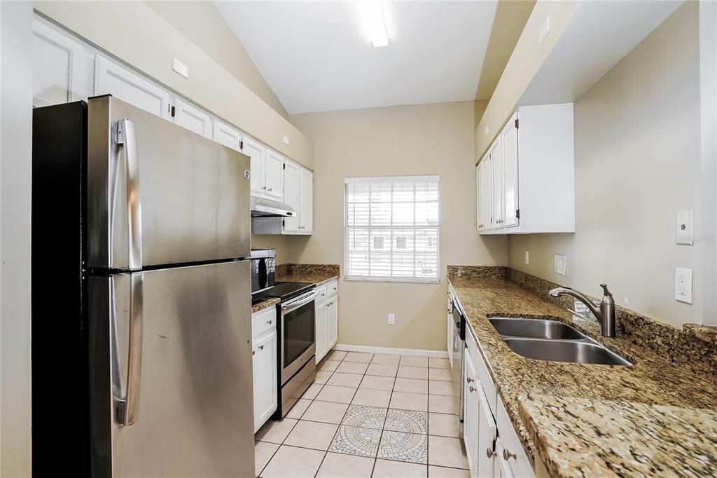 For Rent: $2,695 (3 beds, 2 baths, 1220 Square Feet)