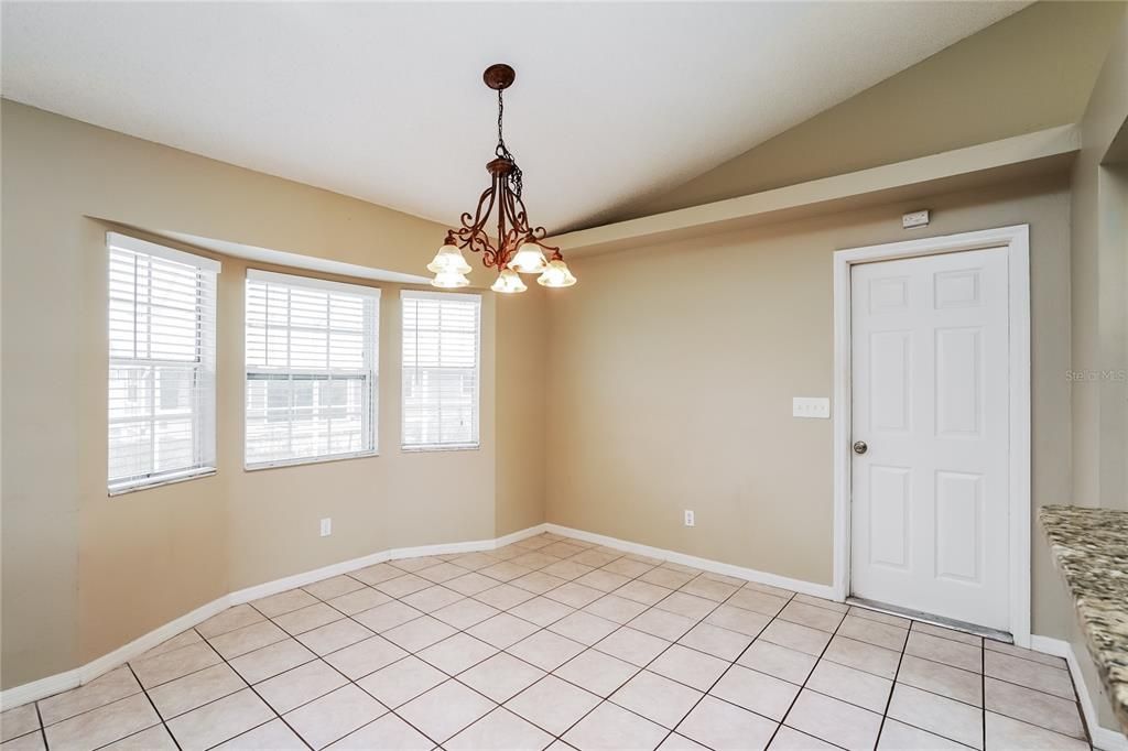 For Rent: $2,695 (3 beds, 2 baths, 1220 Square Feet)