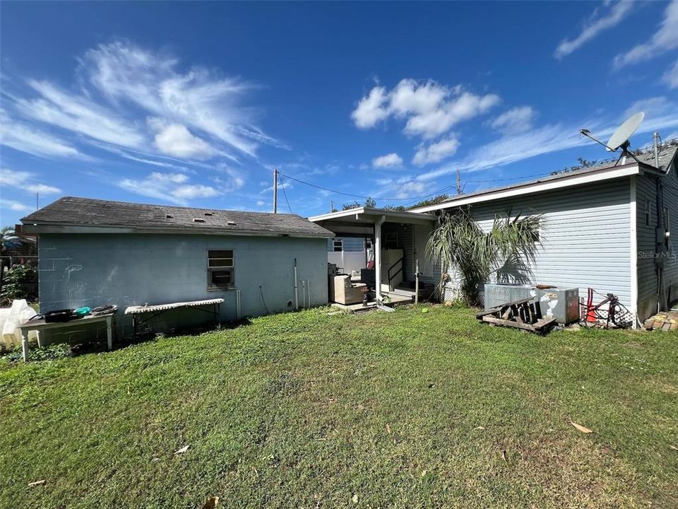 For Sale: $139,900 (2 beds, 1 baths, 916 Square Feet)