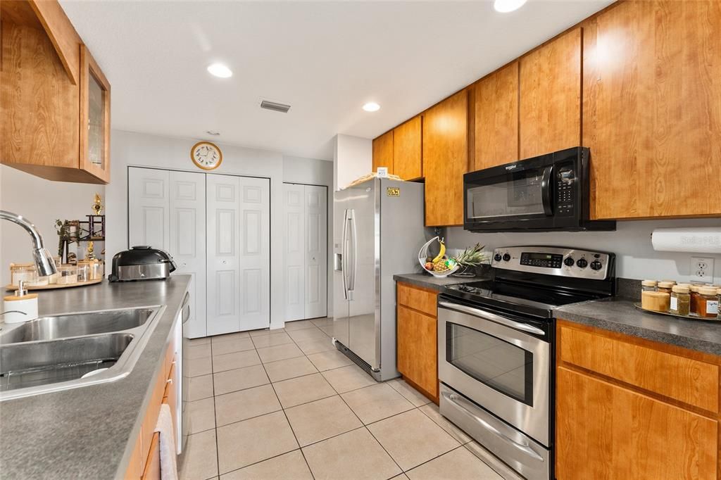 For Sale: $220,000 (2 beds, 2 baths, 1476 Square Feet)