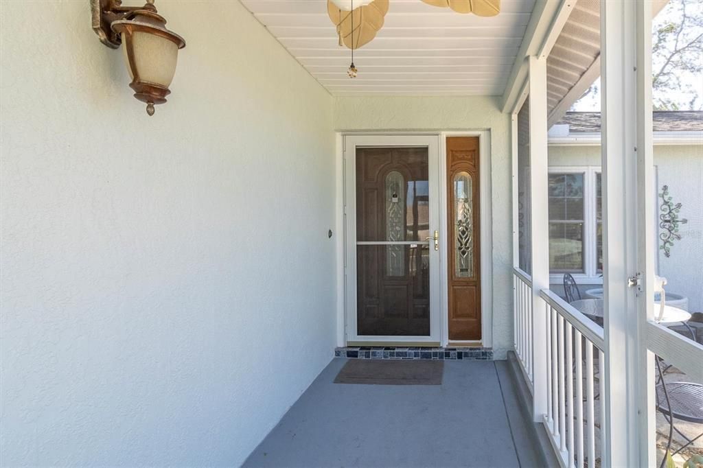 Screened-in fron porch