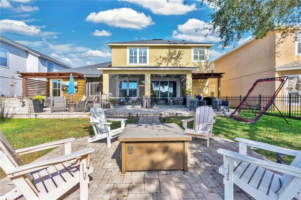 Great fire pit space for smores and those coolers nights.