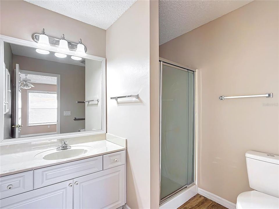 For Sale: $272,500 (2 beds, 2 baths, 1086 Square Feet)