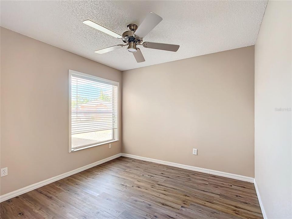 For Sale: $272,500 (2 beds, 2 baths, 1086 Square Feet)