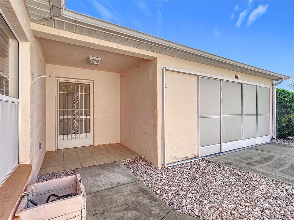 For Sale: $272,500 (2 beds, 2 baths, 1086 Square Feet)