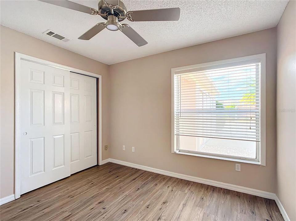 For Sale: $272,500 (2 beds, 2 baths, 1086 Square Feet)