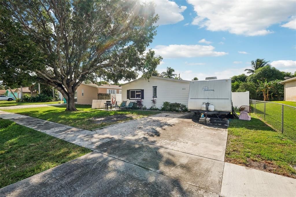 For Sale: $519,000 (3 beds, 2 baths, 1728 Square Feet)