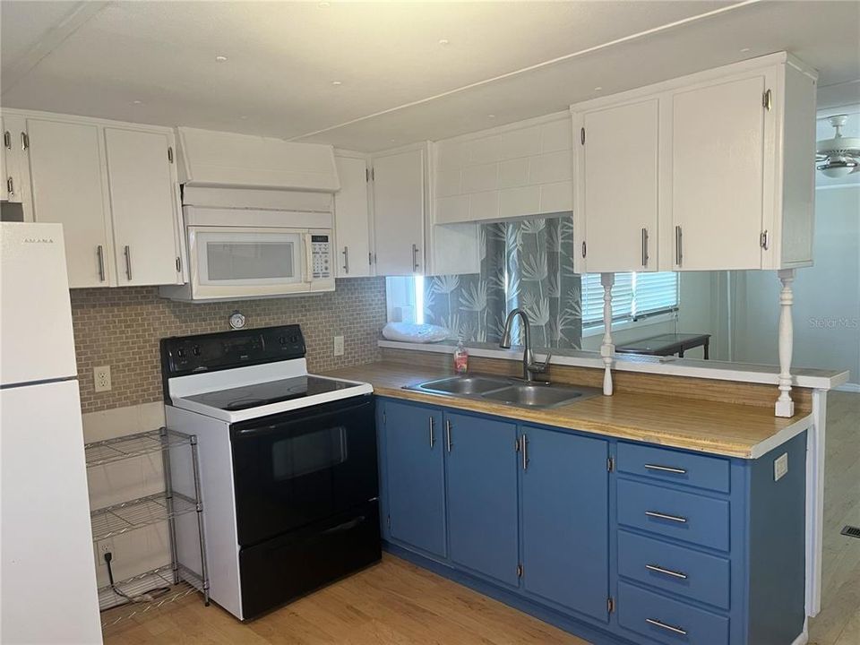 For Sale: $115,000 (2 beds, 1 baths, 672 Square Feet)