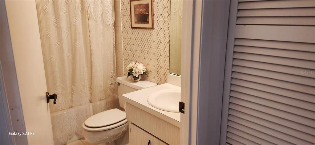 BATHROOM 2 - BATHTUB