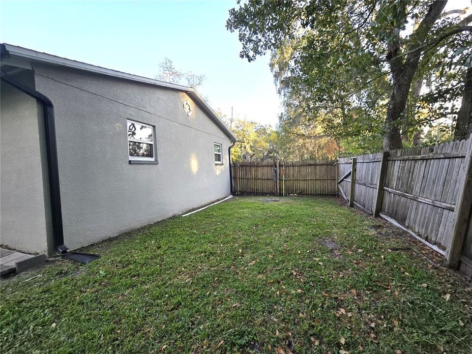 For Sale: $279,900 (3 beds, 2 baths, 1176 Square Feet)