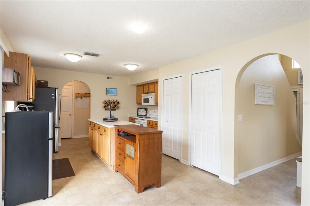 For Sale: $369,900 (3 beds, 2 baths, 2026 Square Feet)