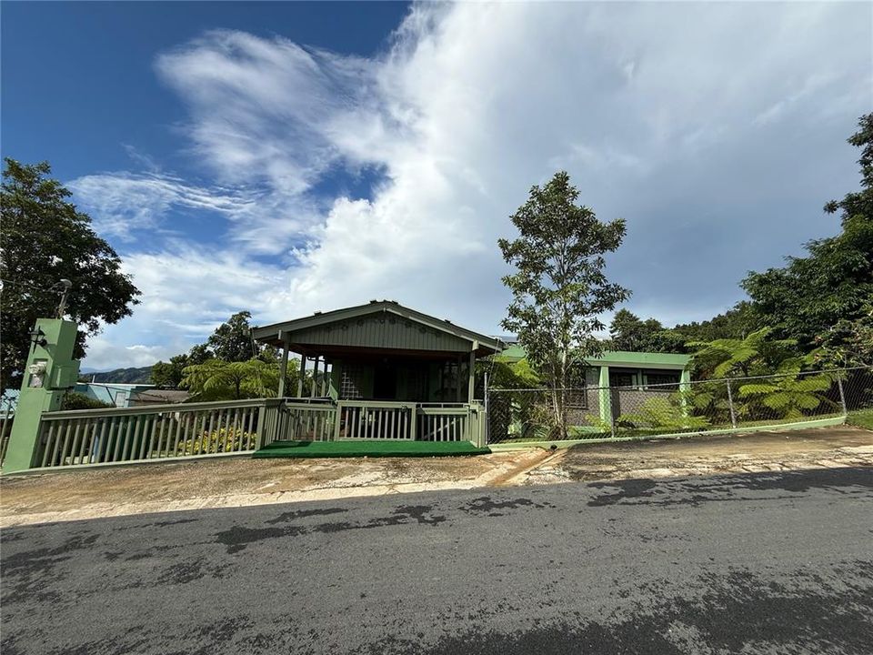 Vendido Recientemente: $355,000 (2 camas, 2 baños, 1584 Pies cuadrados)