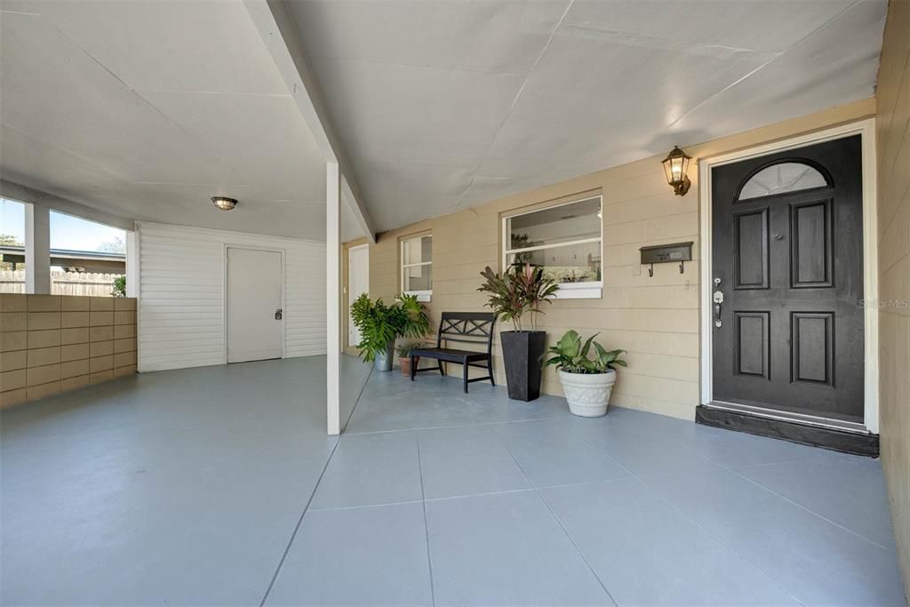 Front Entrance - Carport