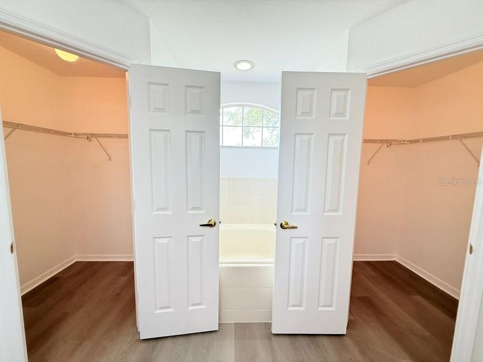 2 walk-in closets in Primary Bath.