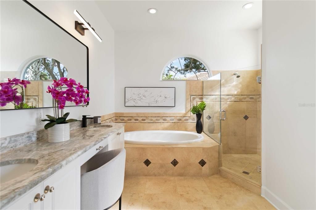 Master bath with garden tub & walk in shower