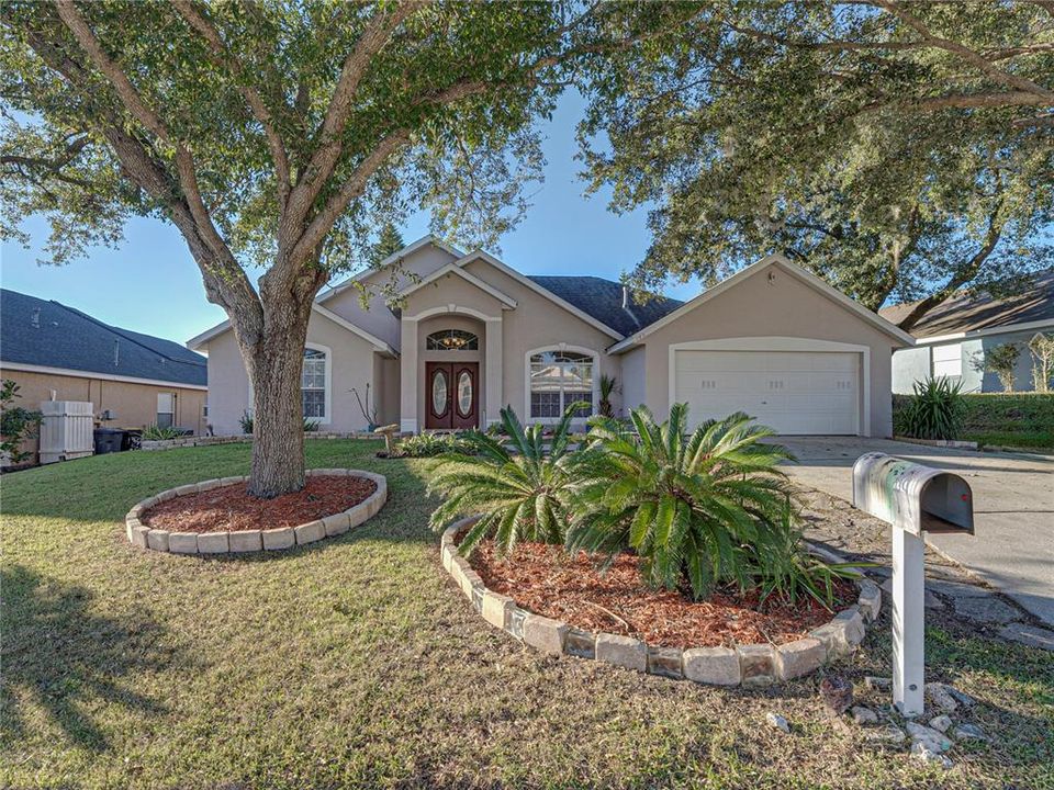 For Sale: $395,000 (3 beds, 2 baths, 1781 Square Feet)