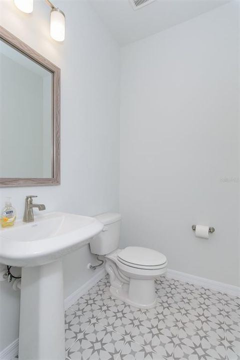 Active With Contract: $719,900 (4 beds, 2 baths, 2689 Square Feet)