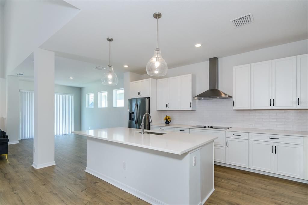 Active With Contract: $719,900 (4 beds, 2 baths, 2689 Square Feet)