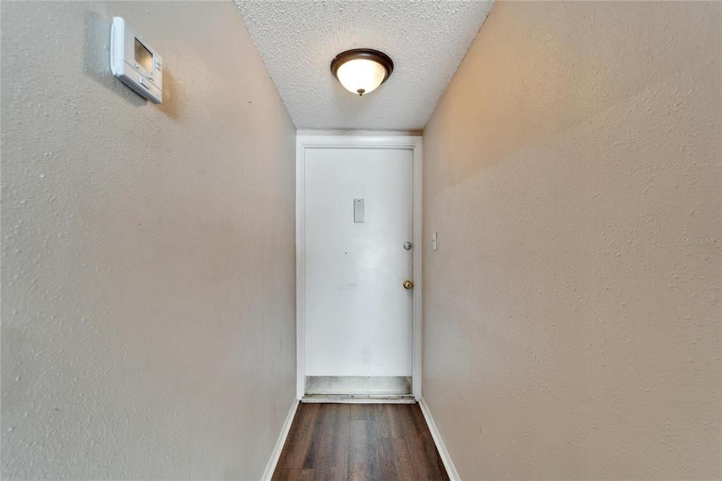 For Sale: $169,000 (2 beds, 1 baths, 1090 Square Feet)