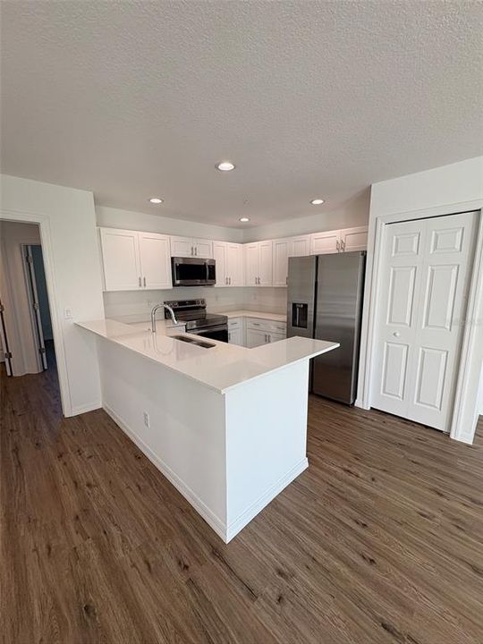 For Sale: $244,900 (2 beds, 2 baths, 1100 Square Feet)