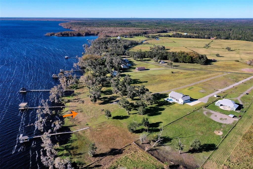 На продажу: $695,000 (6.66 acres)