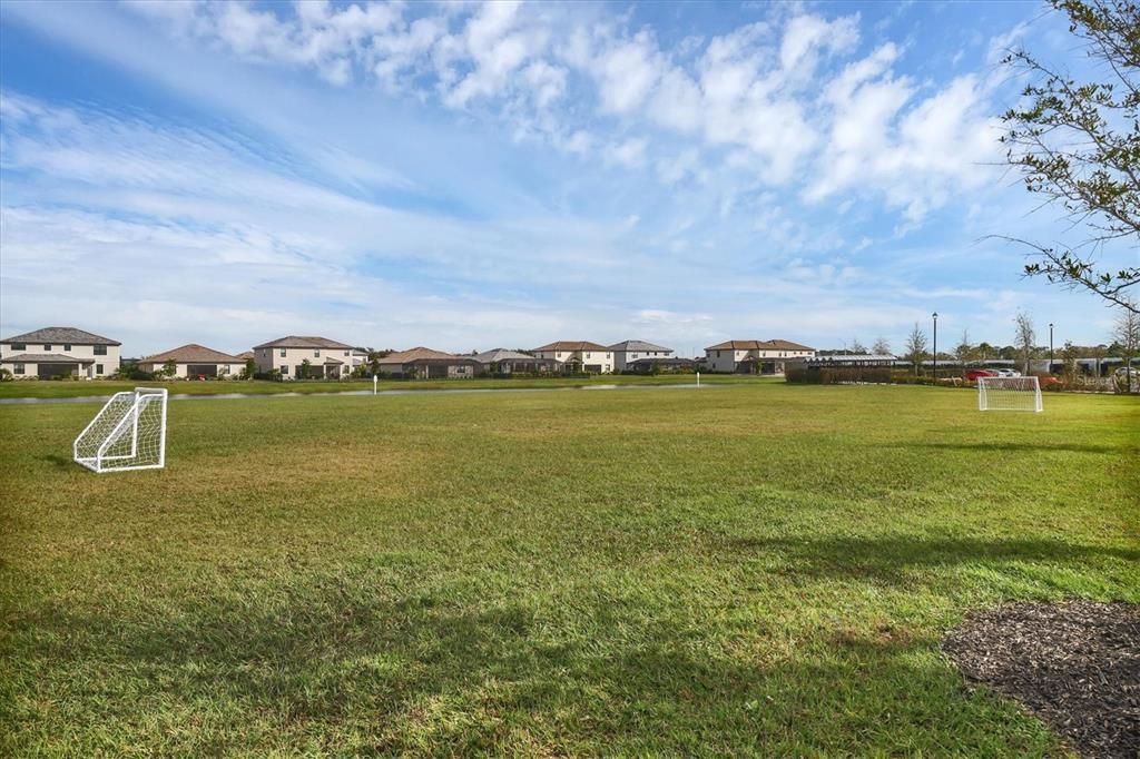 For Sale: $450,000 (3 beds, 2 baths, 1414 Square Feet)