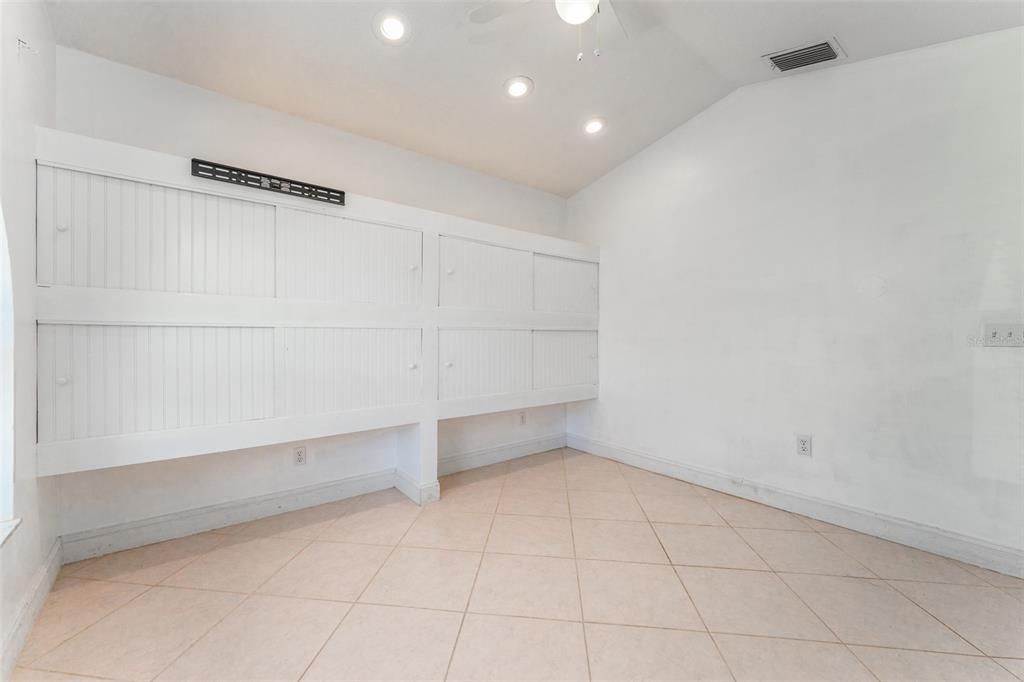 For Sale: $340,000 (3 beds, 2 baths, 1642 Square Feet)