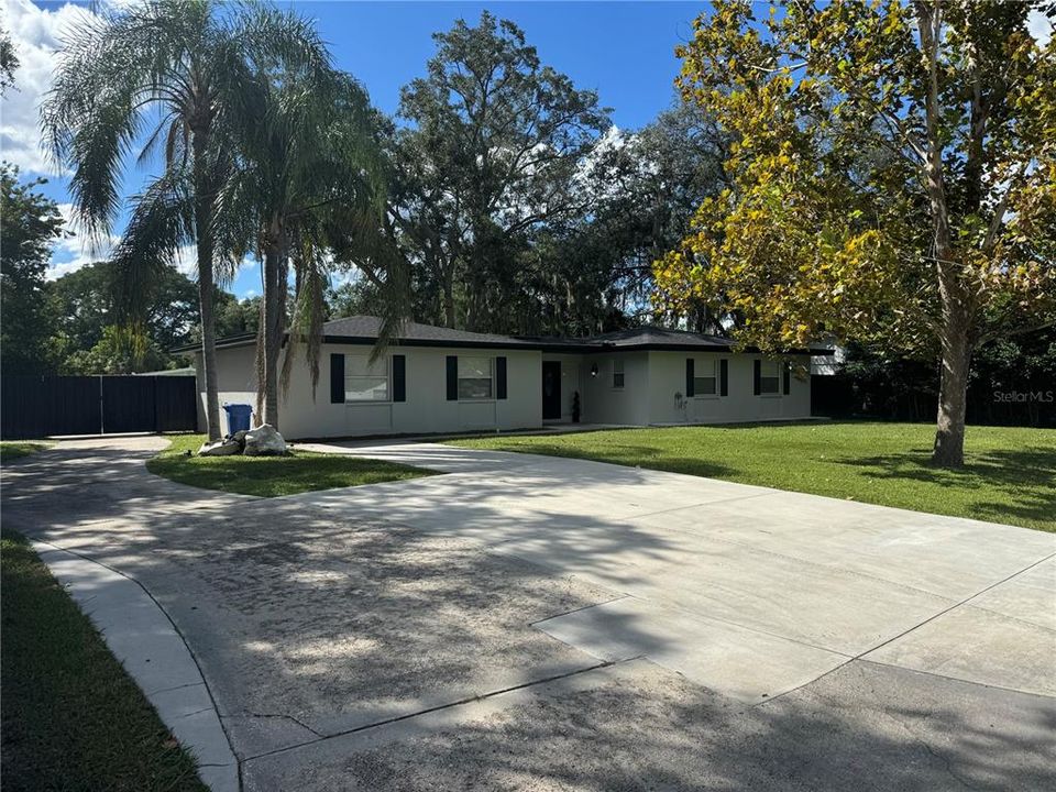 For Sale: $585,000 (3 beds, 2 baths, 1648 Square Feet)