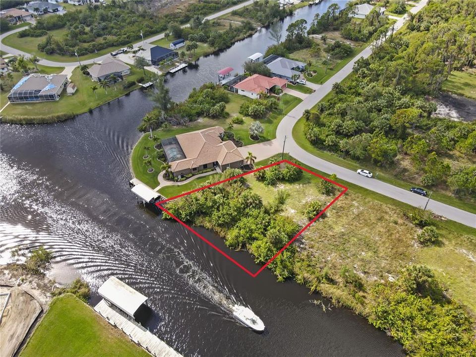 on the Red Hook Waterway with Quick Access to the Lagoon and Charlotte Harbor!