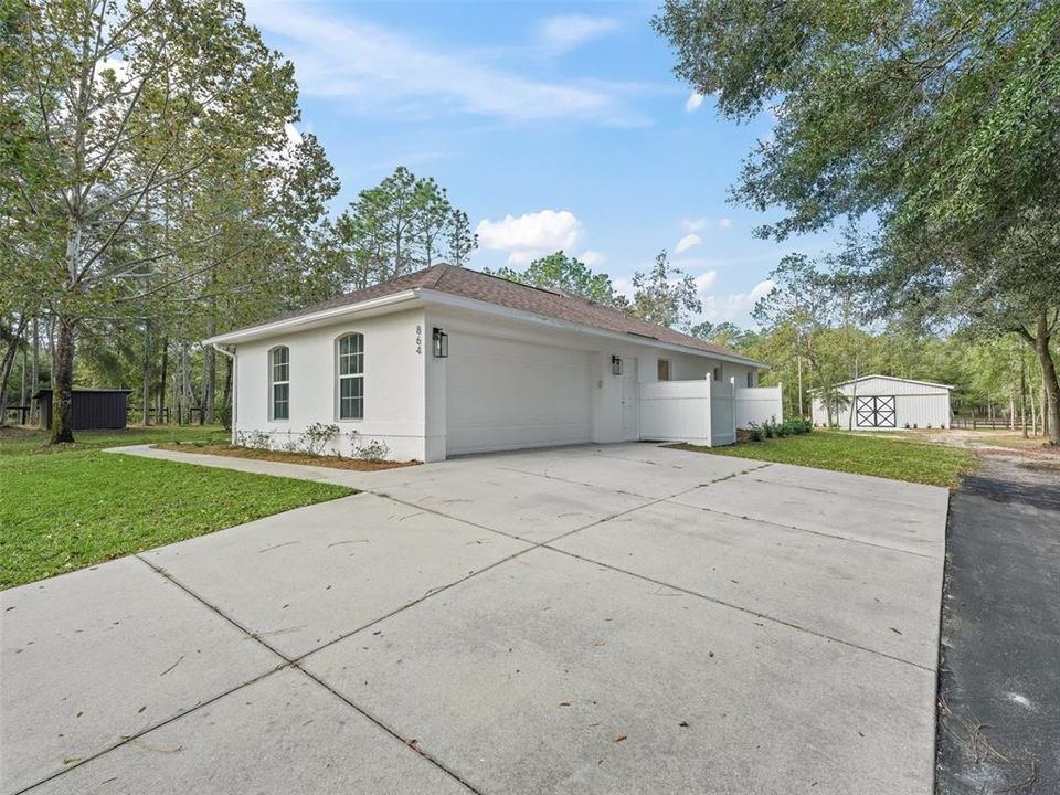 For Sale: $1,550,000 (3 beds, 2 baths, 2161 Square Feet)