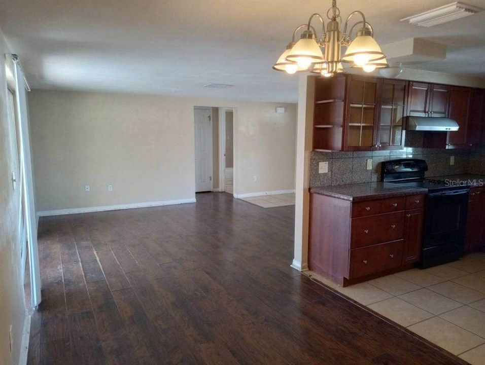 For Sale: $248,000 (2 beds, 2 baths, 1058 Square Feet)