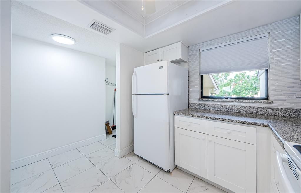 For Sale: $242,000 (2 beds, 2 baths, 888 Square Feet)