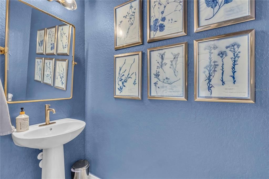 powder room/ 1/2 bath