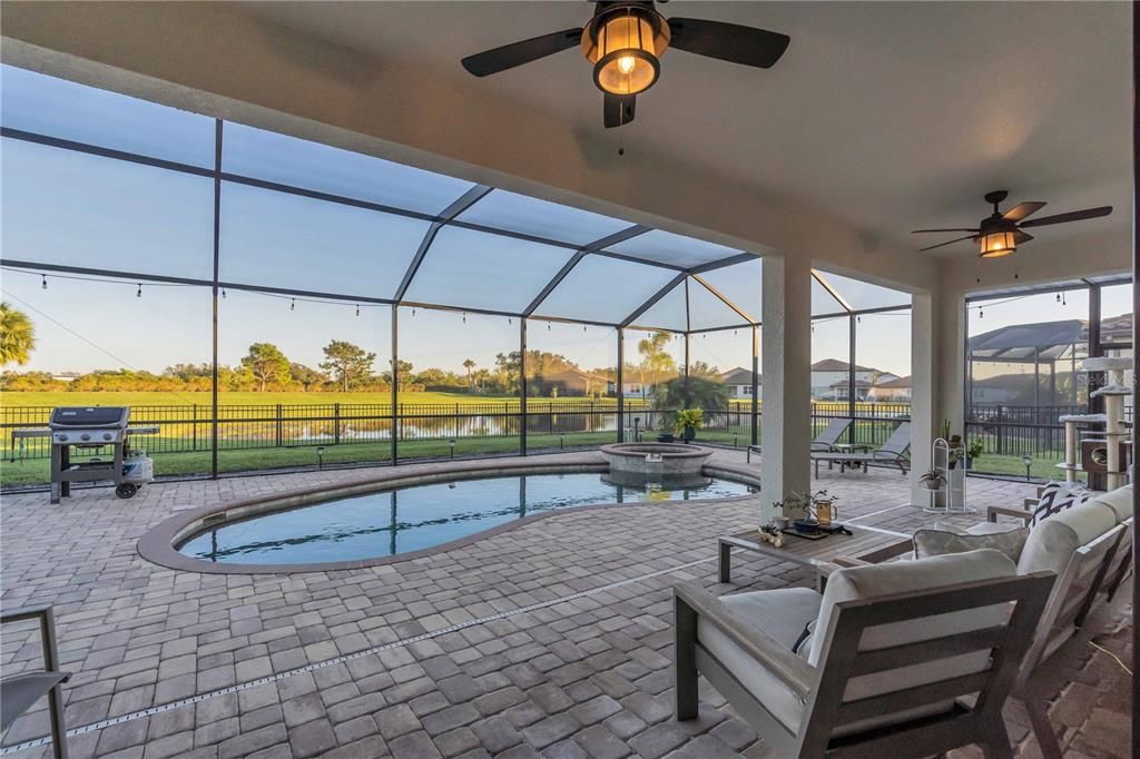 pool/ covered lanai